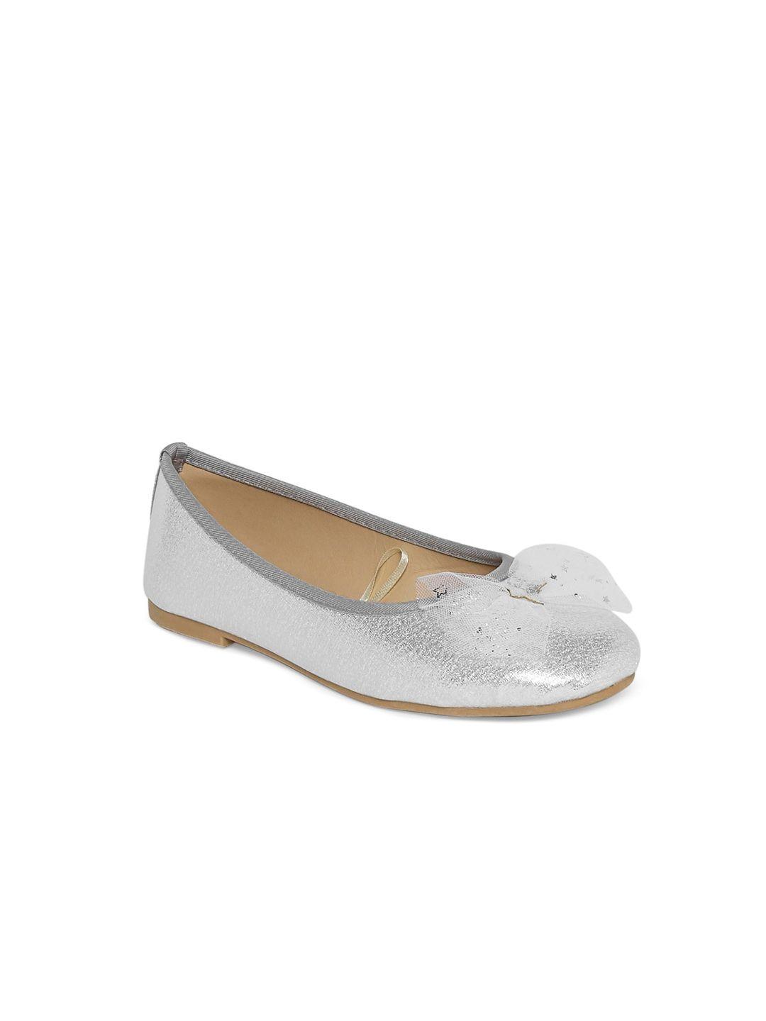 pantaloons junior girls silver-toned ballerinas with bow