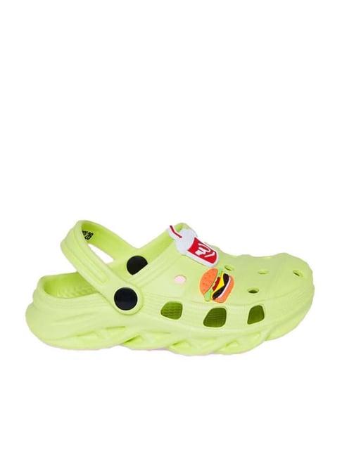 pantaloons junior green back strap clogs