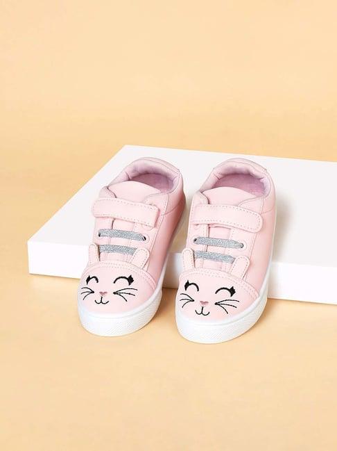 pantaloons junior pink velcro shoes
