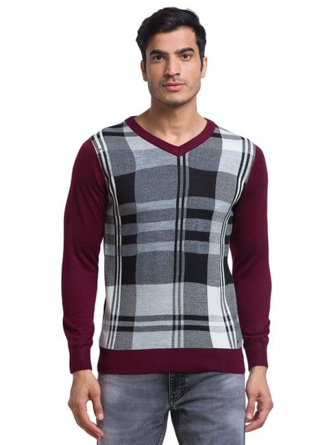 parx maroon & black regular fit checks sweater