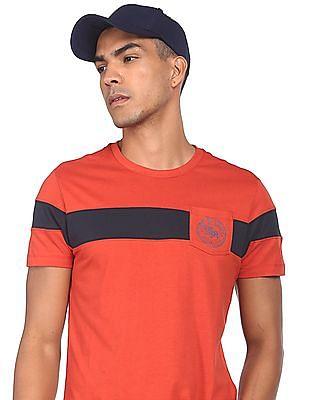 patch pocket contrast panel t-shirt