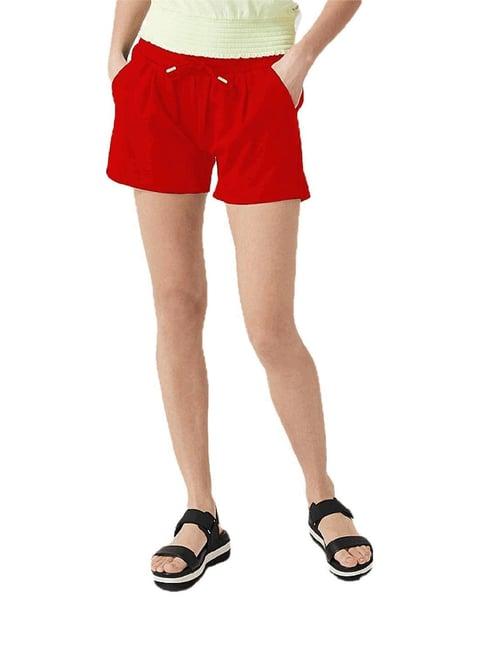 patrorna red regular fit shorts