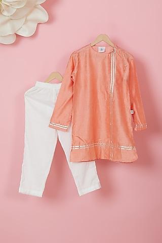 peach-organic-cotton-chanderi-embellished-kurta-set-for-boys