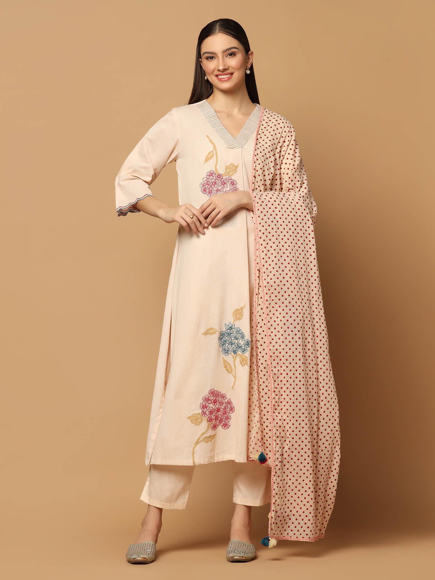 peach floral applique kurta with pant and dupatta (set of 3)