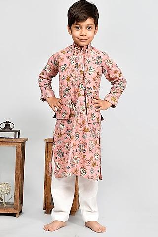 peach printed kurta set with bundi jacket for boys