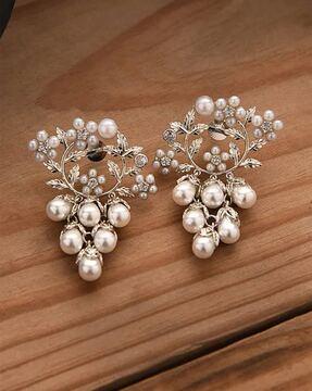 pearl beaded leaf pattern earrings