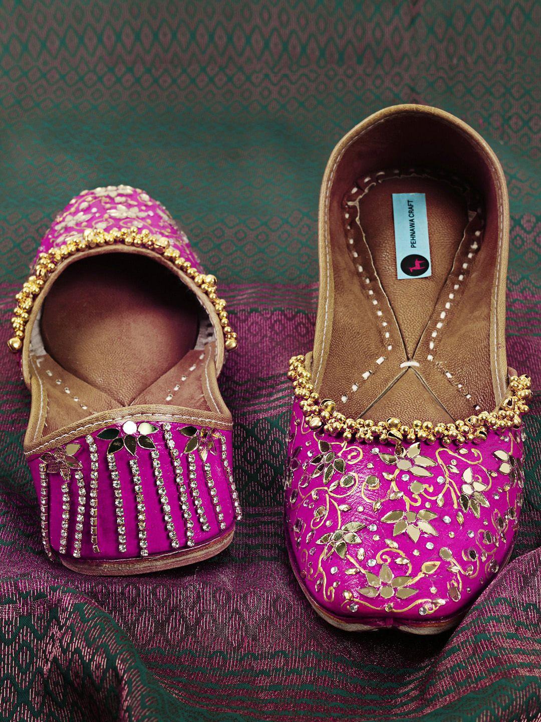 pehnawacraft ethnic embellished mojaris