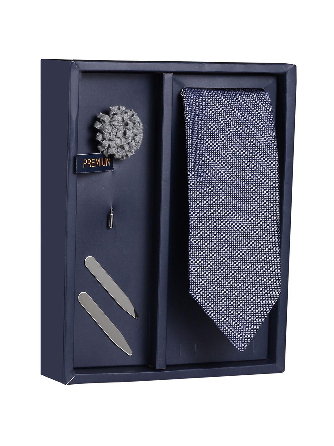 peluche men grey & navy blue checked broad tie with brooch & collar stay