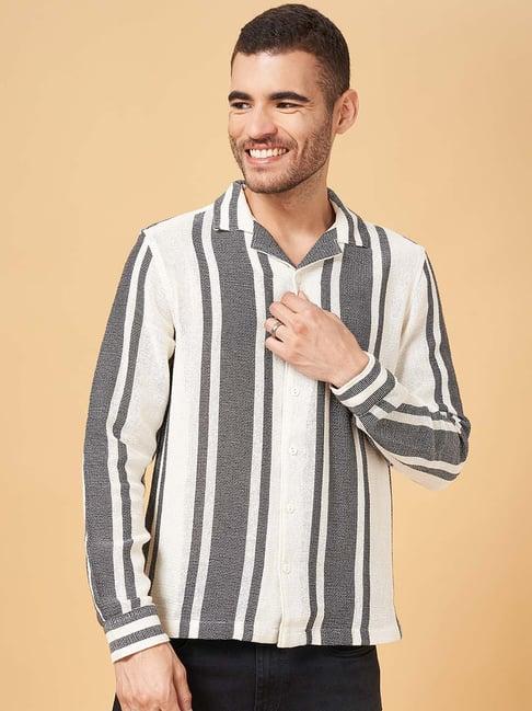 people by pantaloons black & white regular fit striped shirt