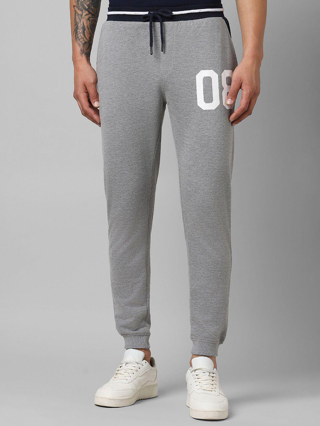 people men grey typography printed mid-rise joggers