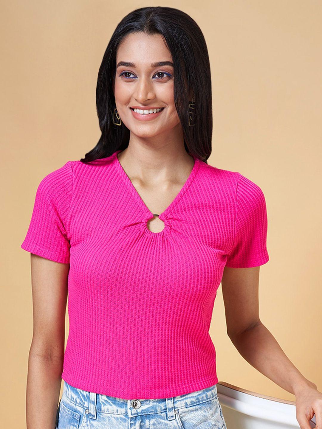 people pink keyhole neck knitted fitted top