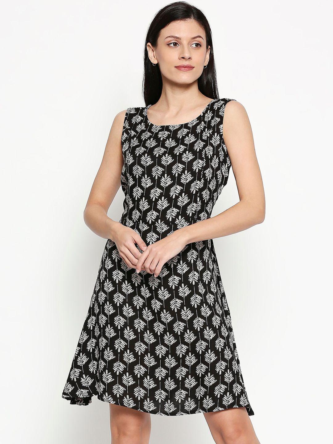 people women black & off-white printed fit and flare dress