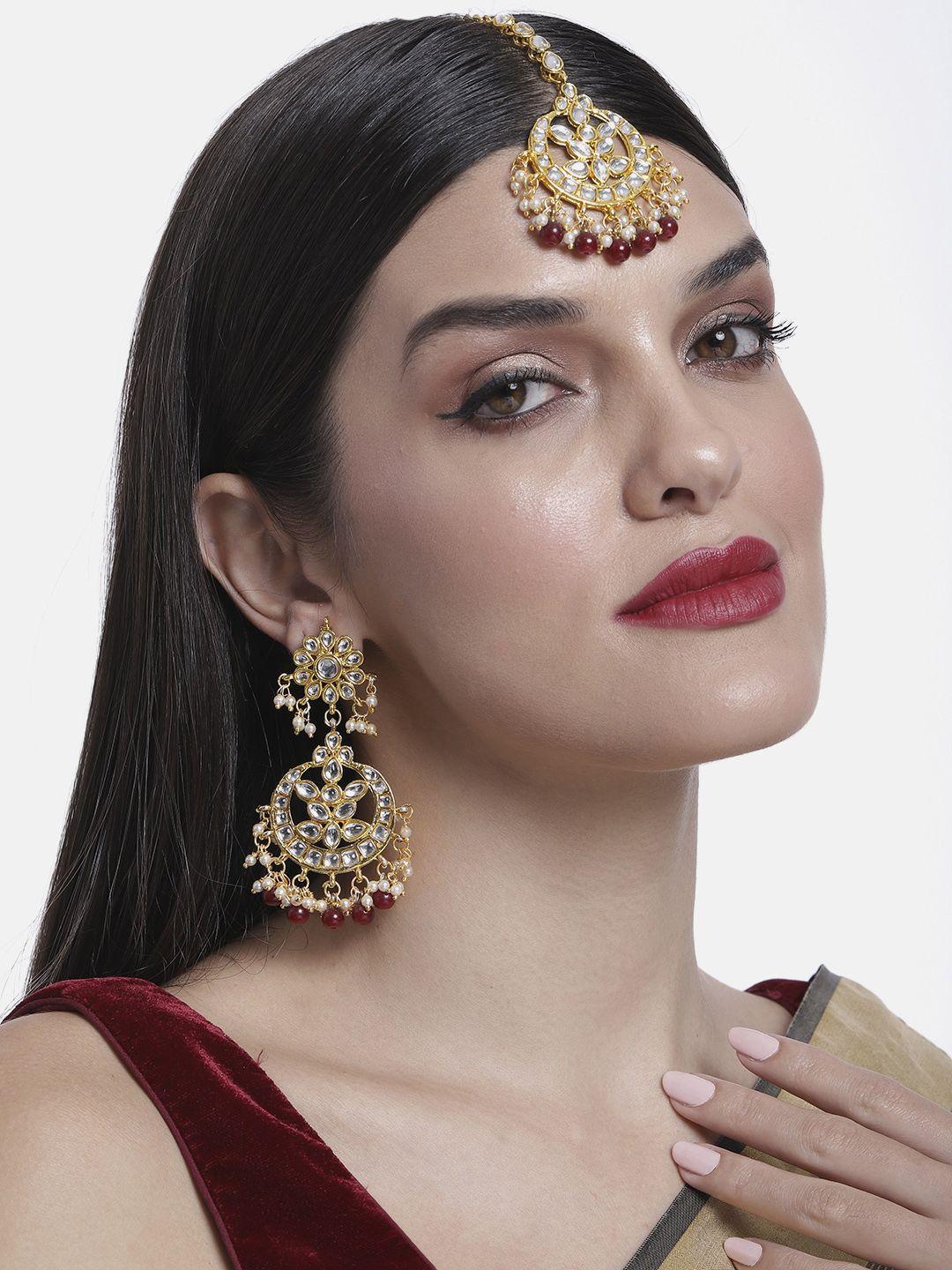 peora traditional gold-plated kundan & pearl maang tika & earrings jewellery set