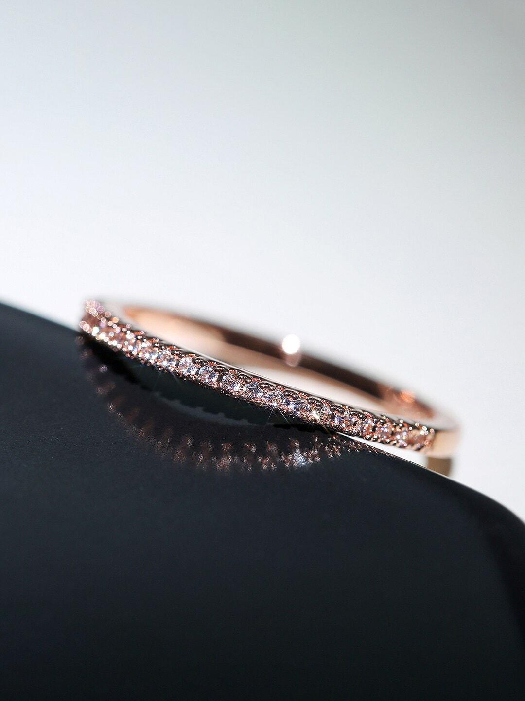 peora rose gold-plated ad-studded finger ring