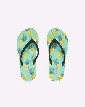 pineapple print thong-strap flip-flops