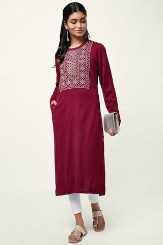 pink jacquard winter wear full sleeves round neck women regular fit winterwear kurta