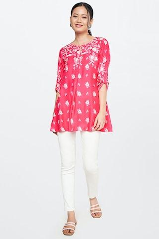 pink printed casual 3/4th sleeves keyhole neck women straight fit tunic