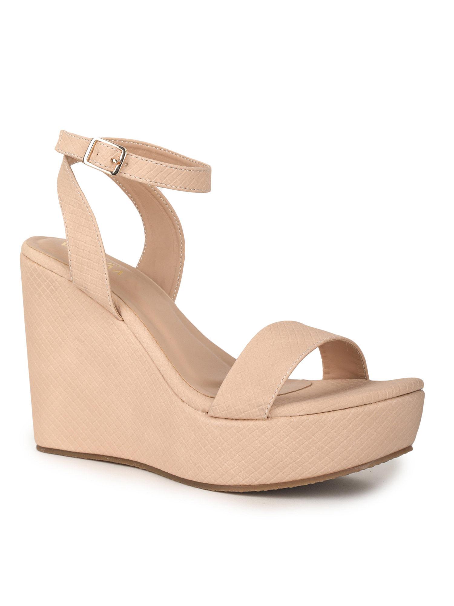 pink casual textured wedges