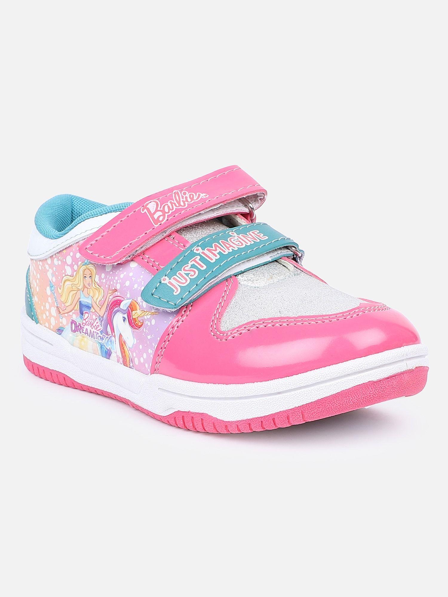 pink character printed sports shoes