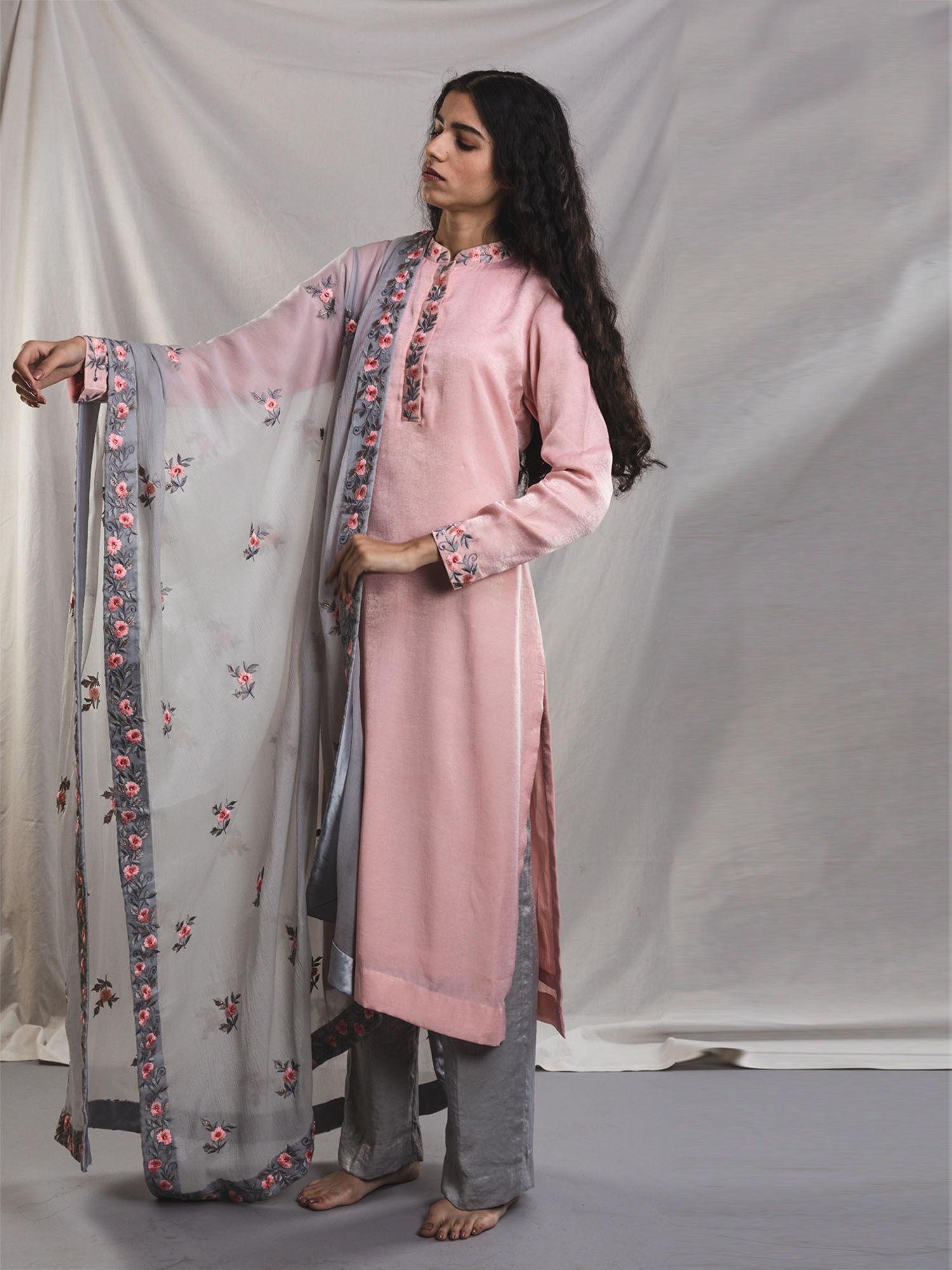 pink elegant flower suit kurta with embroidered dupatta and pant (set of 3)