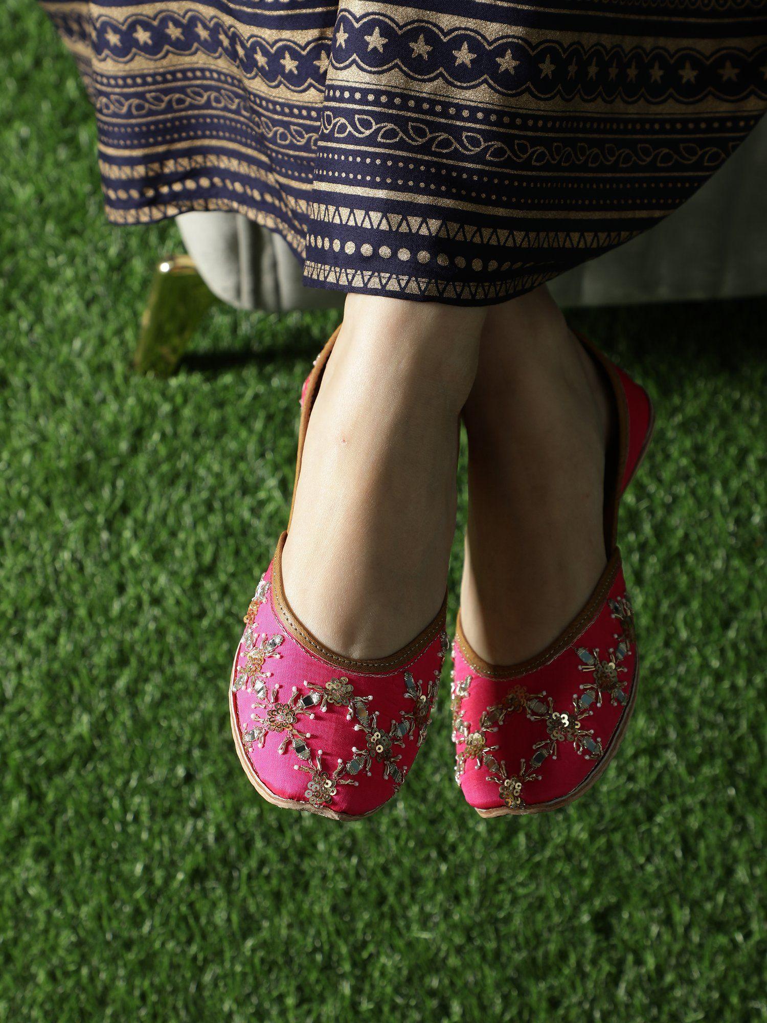 pink embellished designer punjabi juttis for women