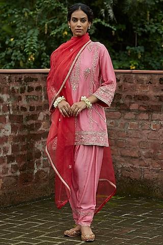 pink embroidered kurta set