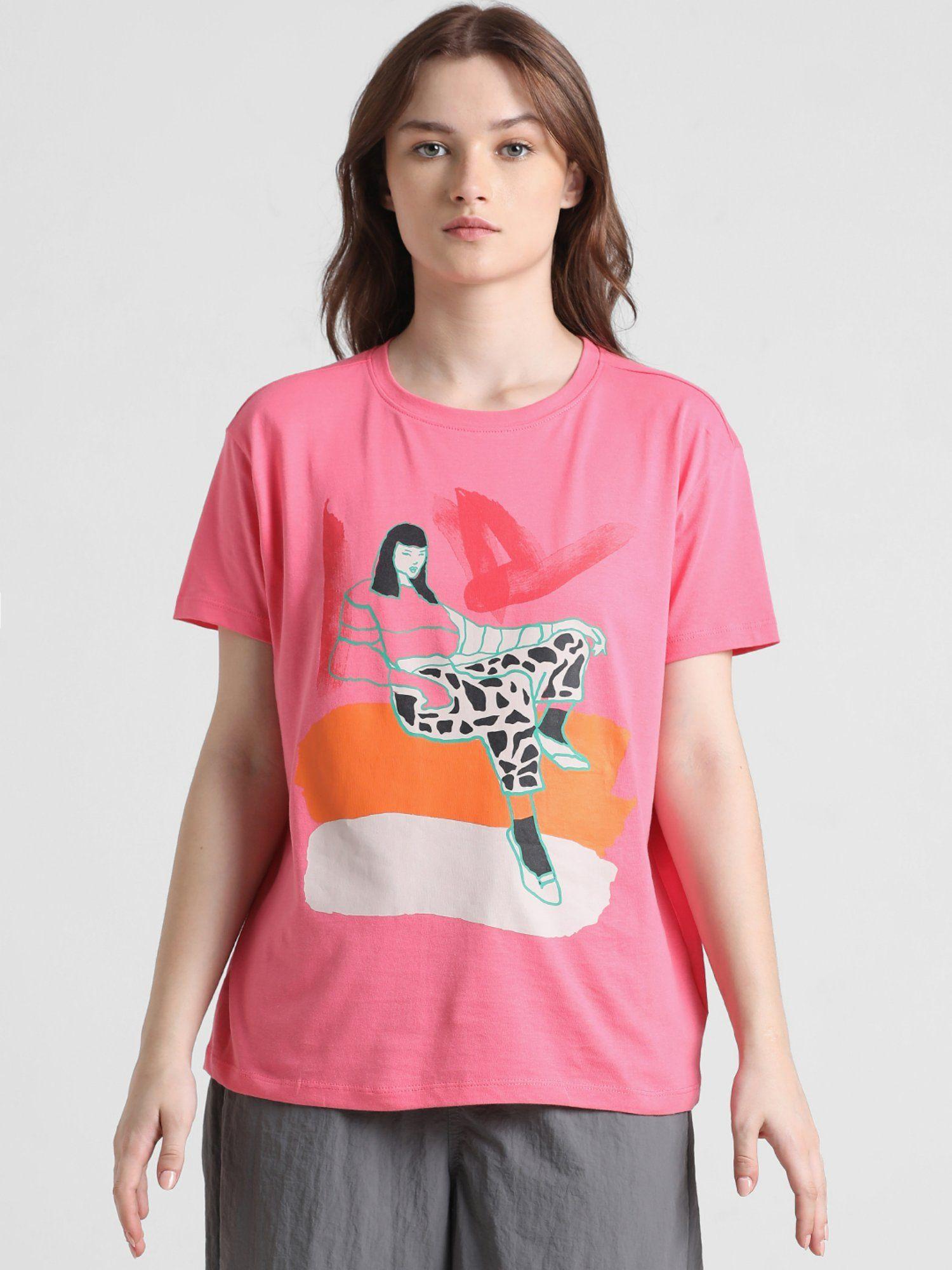 pink graphic print t-shirt