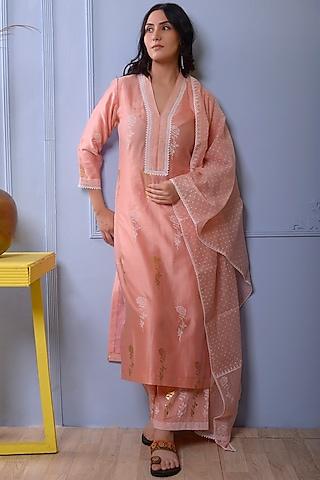 pink kurta set with print