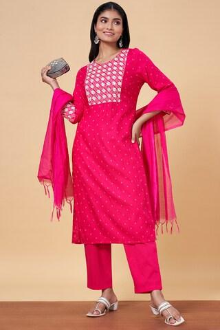 pink print ethnic 3/4th sleeves round neck women regular fit kurta sets