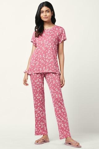 pink printeded round neck half sleeves women regular fit t-shirt & pyjama set