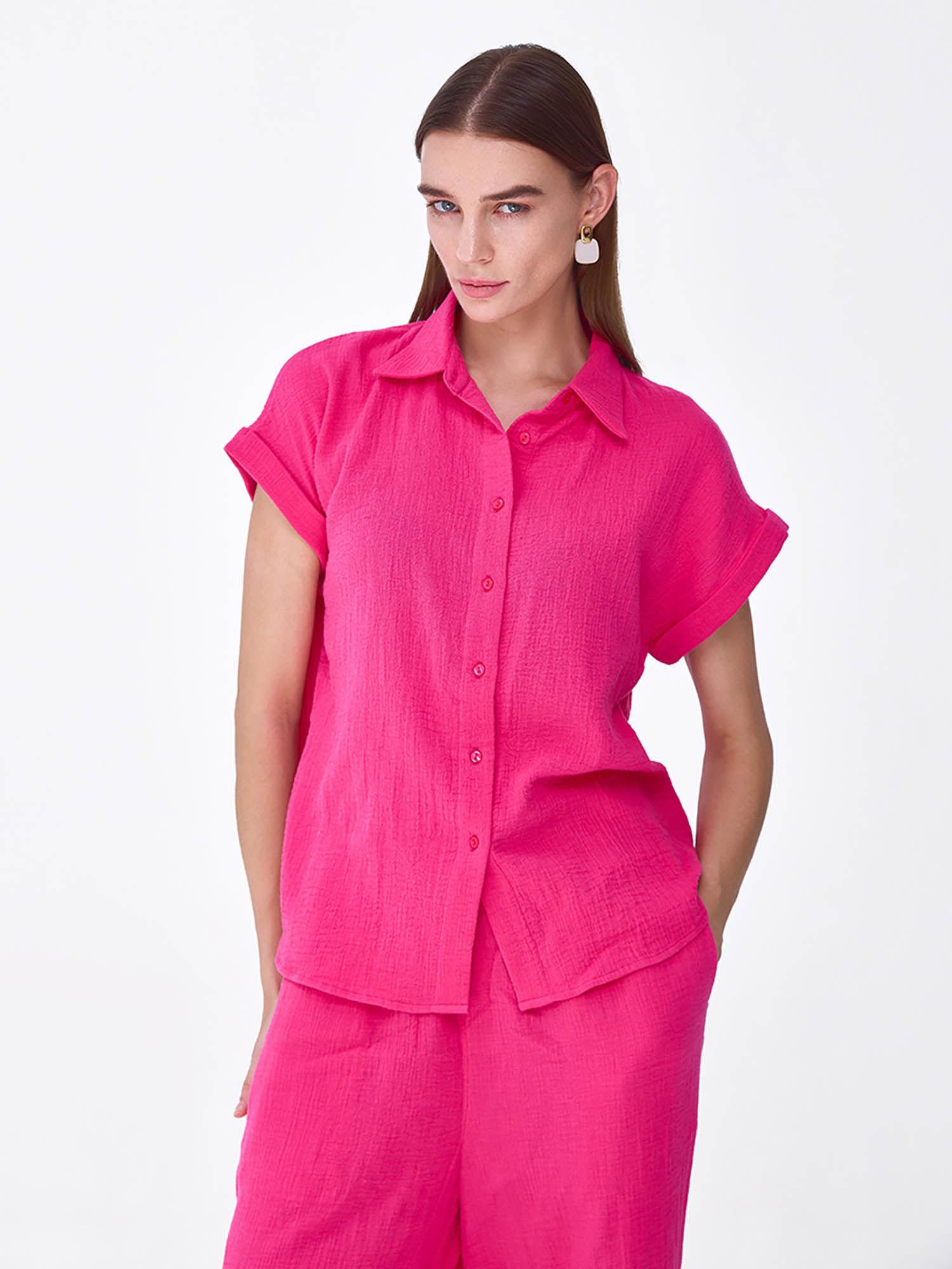 pink solid collar shirt