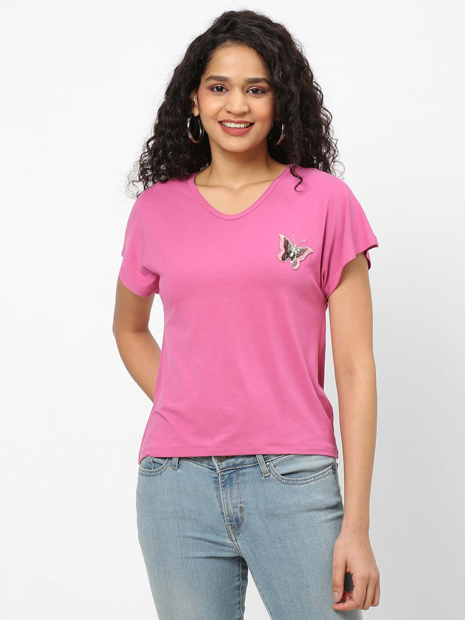 pink solid embellished patch t-shirt
