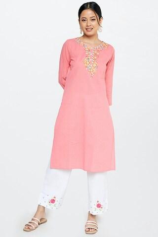 pink textured casual round neck 3/4th sleeves women straight fit kurta