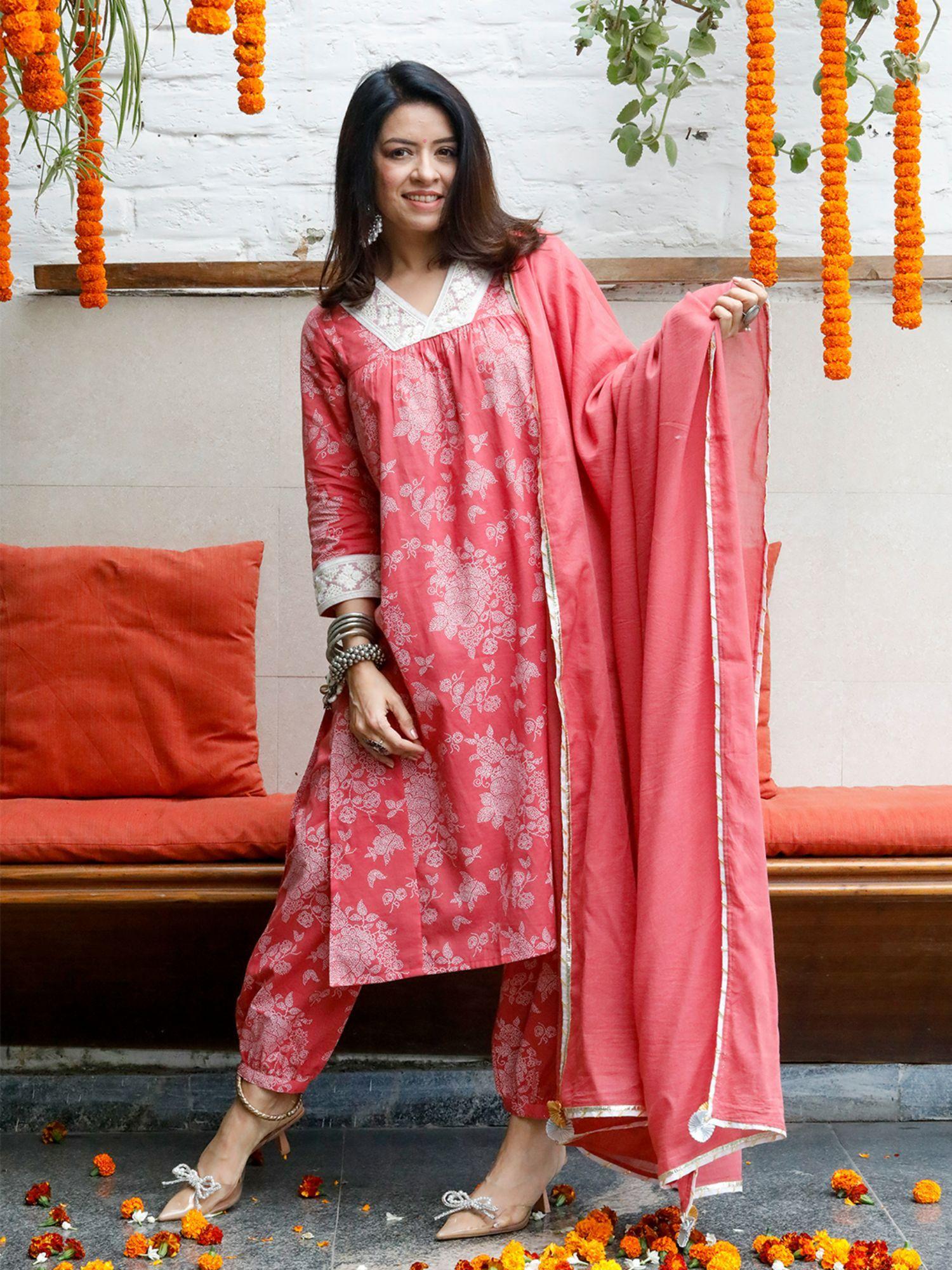 pink v neck kurta with pant and dupatta (set of 3)