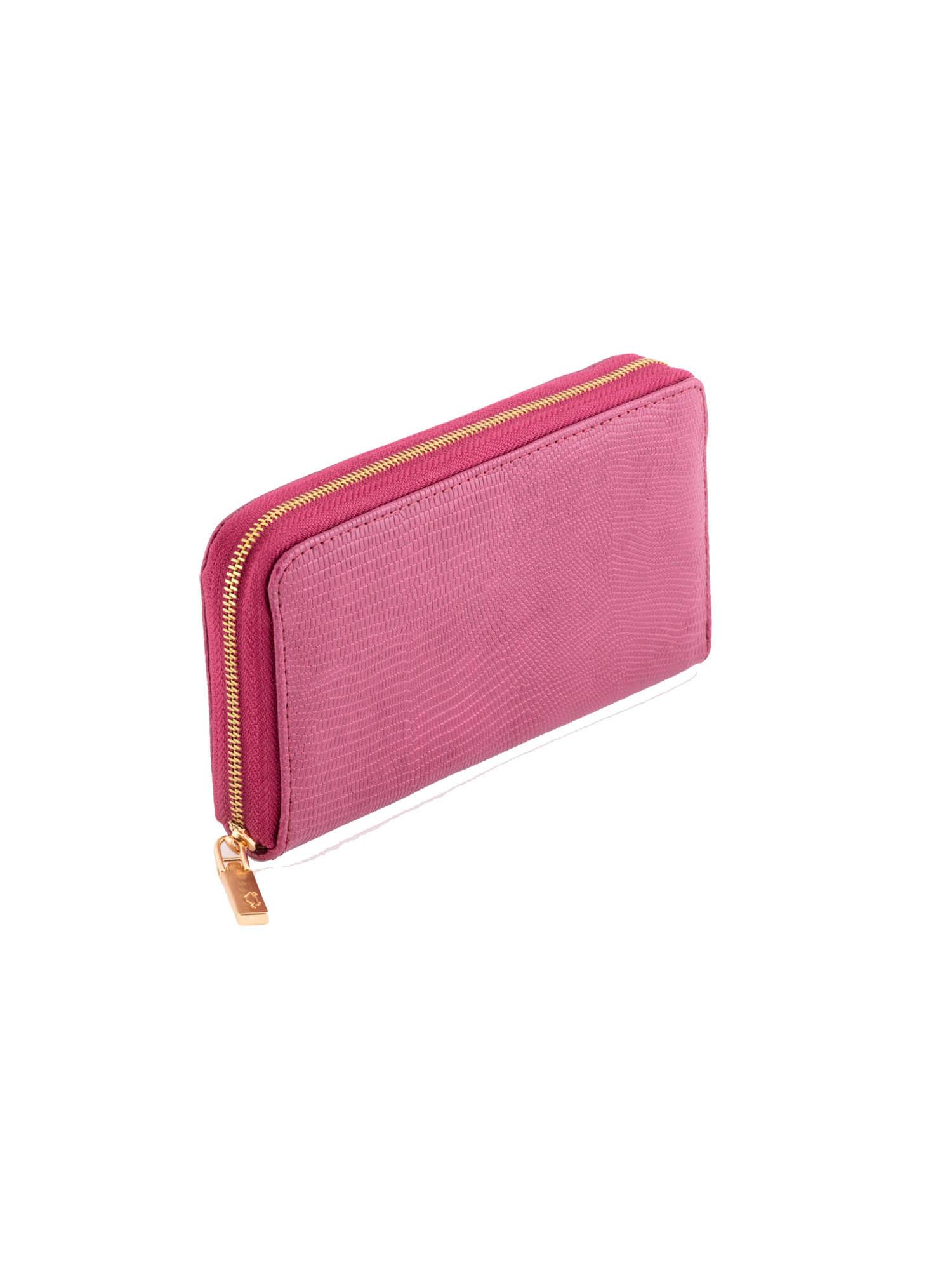 pink wallet from the cassandra