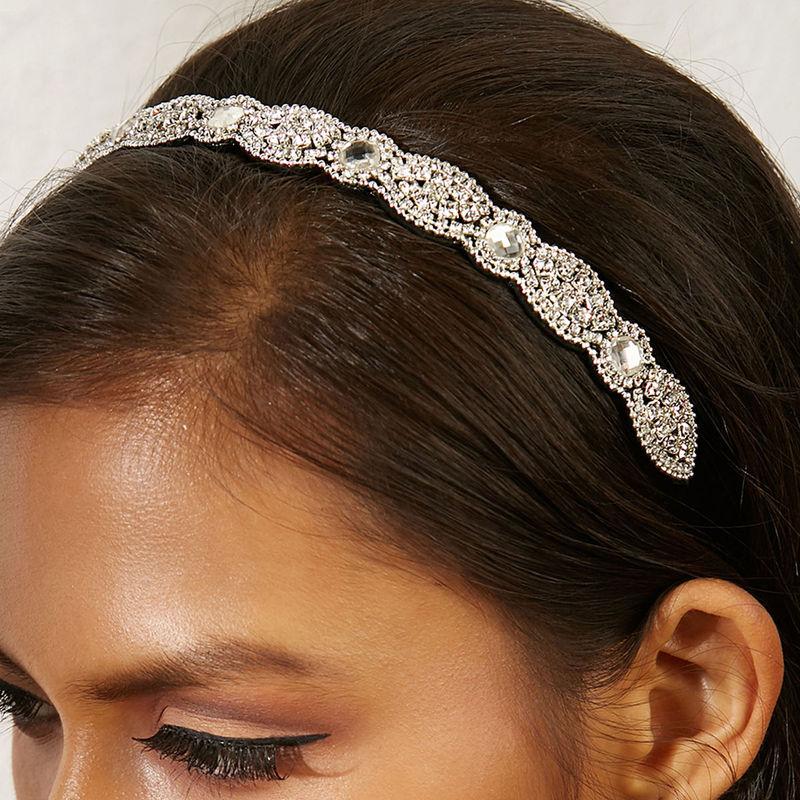pipa bella by nykaa fashion embellished with white stones textured hairband