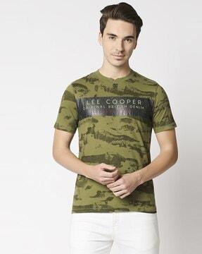 placement typographic print camo t-shirt