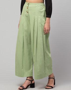 pleat-front pants with buttons closure