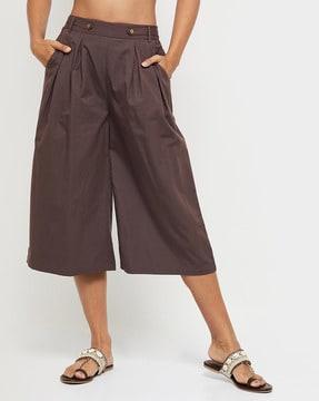 pleat-front trousers with insert pockets