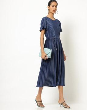 pleated a-line dress with fabric tie-up