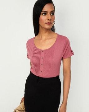 pleated round-neck top with short sleeves