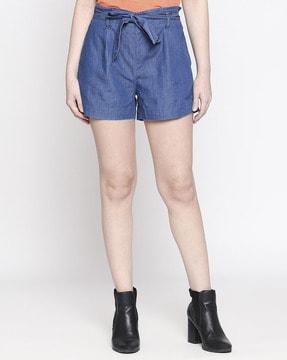 pleated shorts with waist tie-up