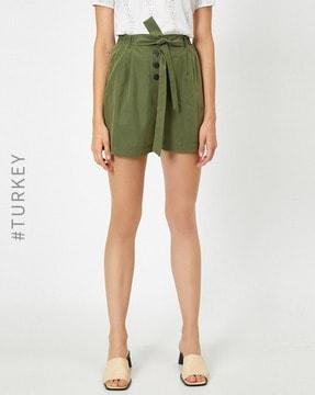 pleated shorts with waist tie-up