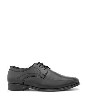 pointed-toe lace-up derbys