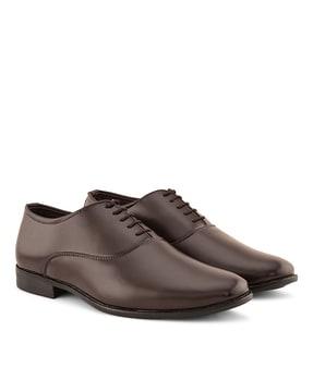 pointed-toe lace-up oxfords