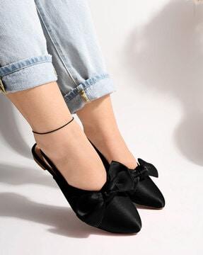 pointed-toe sandals with ankle strap