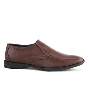 pointed-toe slip-on shoes