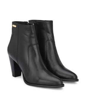 pointed-toe ankle-length boots