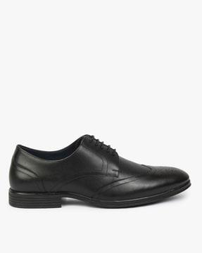 pointed-toe derby shoes