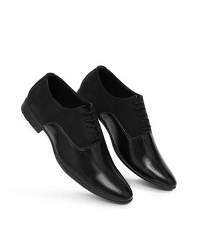pointed-toe derbys with lace fastening
